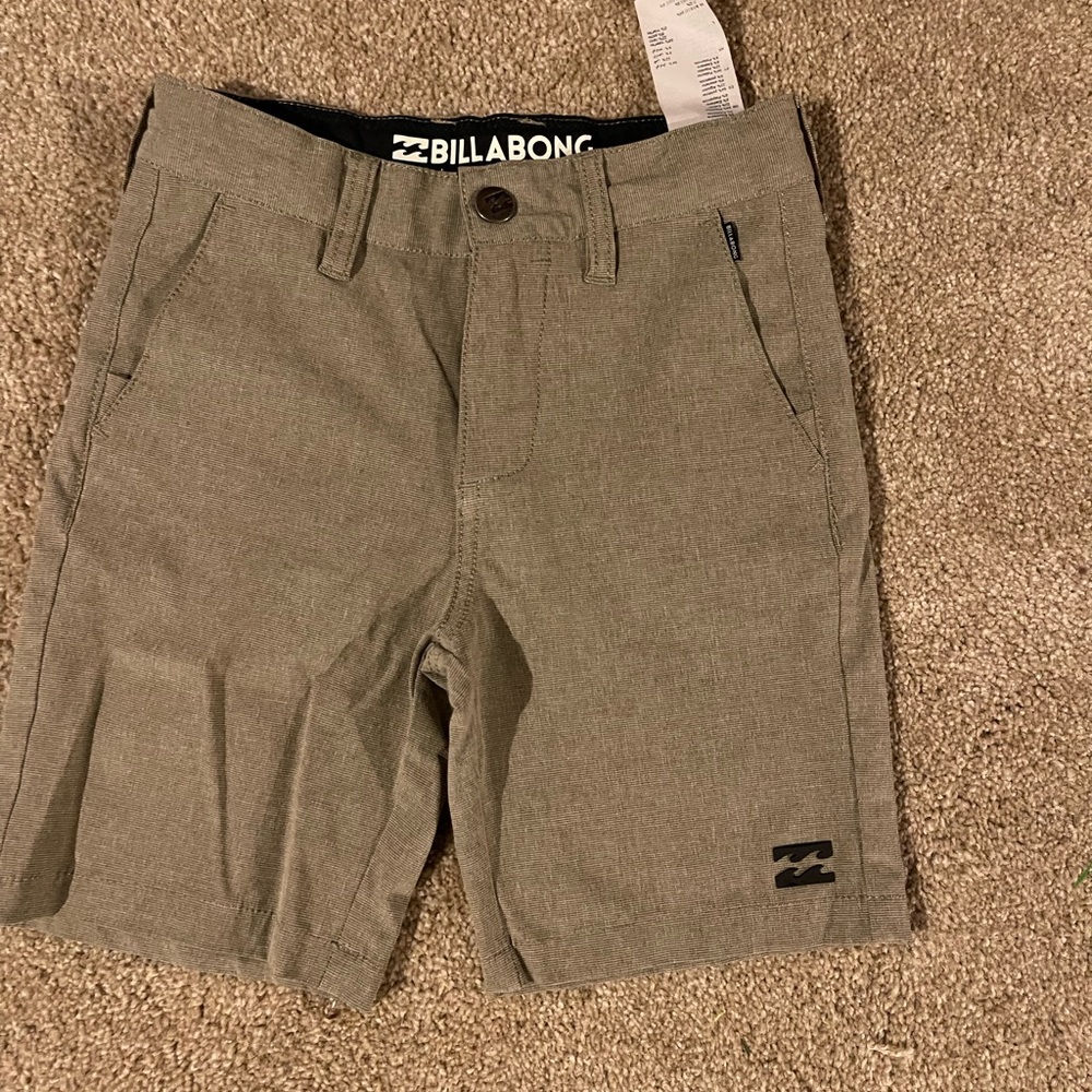 Billabong kids shorts-great condition!